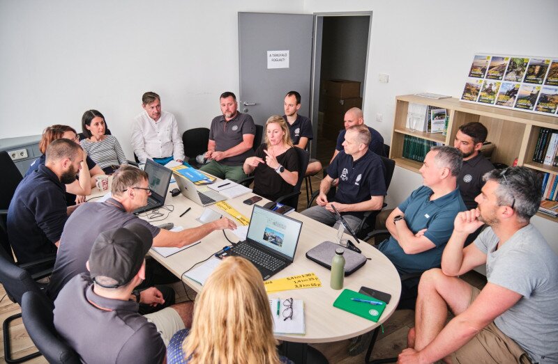 2188_XS109452_250428